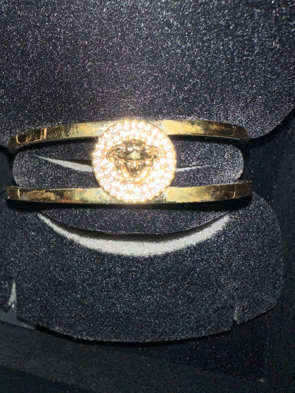 Versace gold bangle - Picture 2 of 4